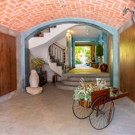 Apartaments Suites Sant Jordi Montbrio del Camp Luaran gambar