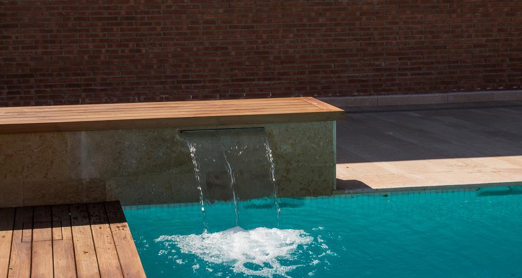 Apartaments Suites Sant Jordi Montbrio del Camp Luaran gambar
