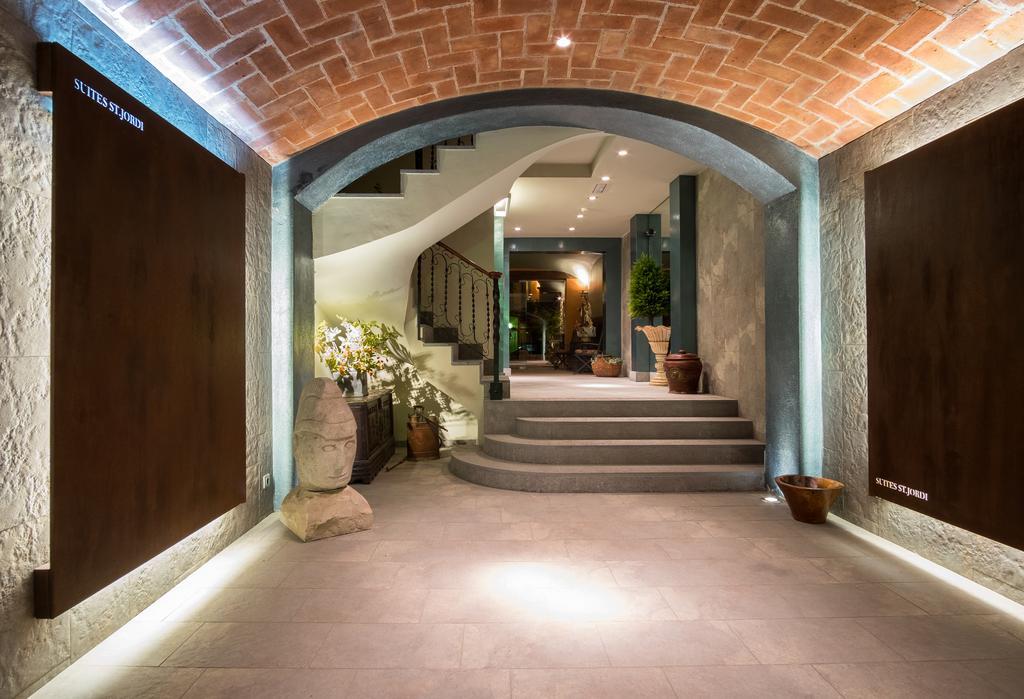 Apartaments Suites Sant Jordi Montbrio del Camp Luaran gambar