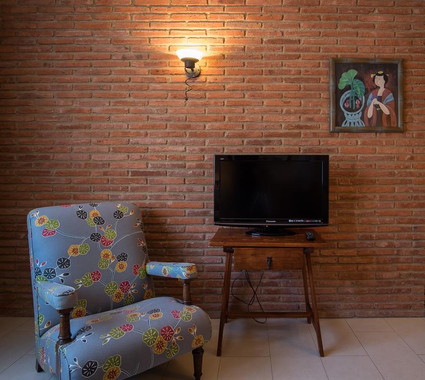Apartaments Suites Sant Jordi Montbrio del Camp Luaran gambar