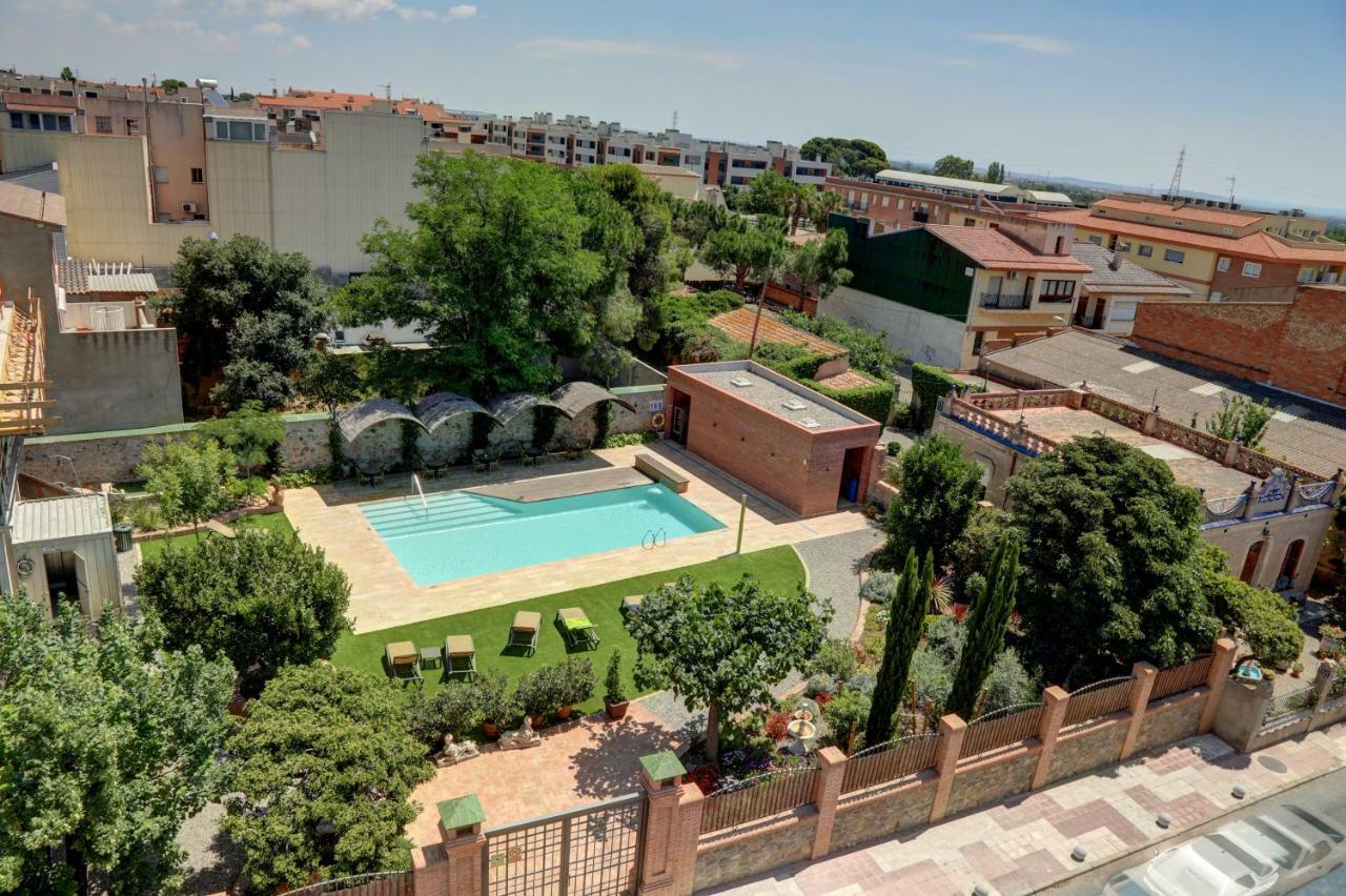 Apartaments Suites Sant Jordi Montbrio del Camp Luaran gambar